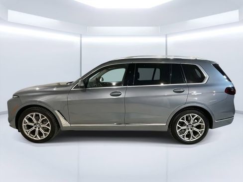 Used 2023 BMW X7 xDrive40i w/ Executive Package image 2