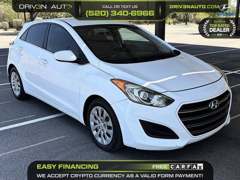 Used 2017 Hyundai Elantra GT FWD image 1