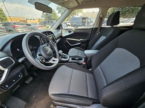 Used 2022 Kia Soul LX FWD image 19