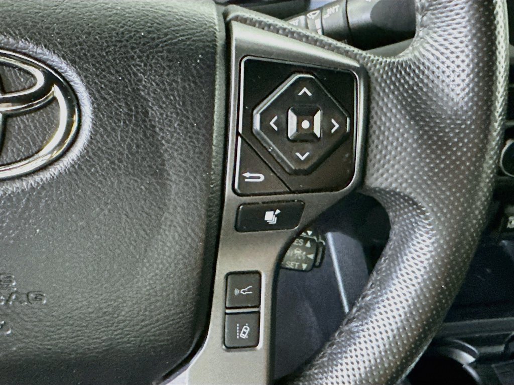 Used 2022 Toyota Tacoma TRD Off-Road AWD/4WD image 24