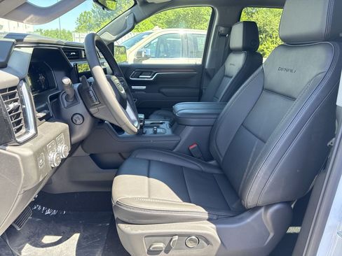New 2026 GMC Sierra 1500 Denali w/ Denali Reserve Package AWD/4WD image 8