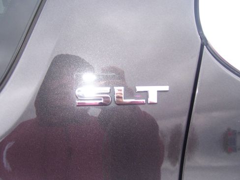 Used 2017 GMC Acadia SLT image 4