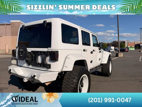 Used 2016 Jeep Wrangler Unlimited Sahara w/ Connectivity Group AWD/4WD image 8