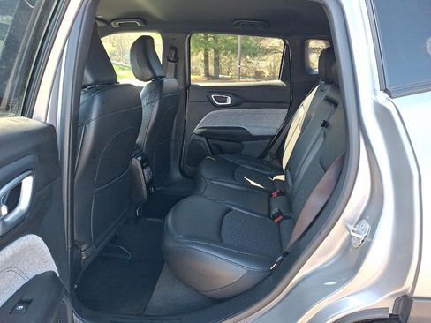 Used 2023 Jeep Compass Latitude AWD/4WD image 13