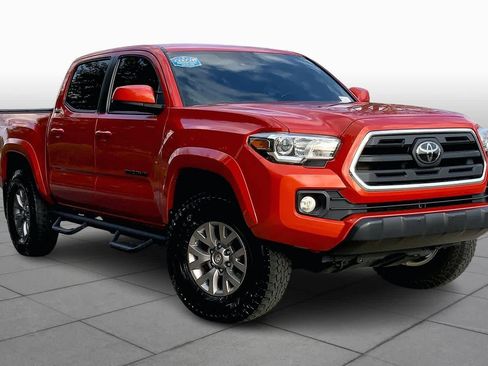 Used 2018 Toyota Tacoma SR5 image 3