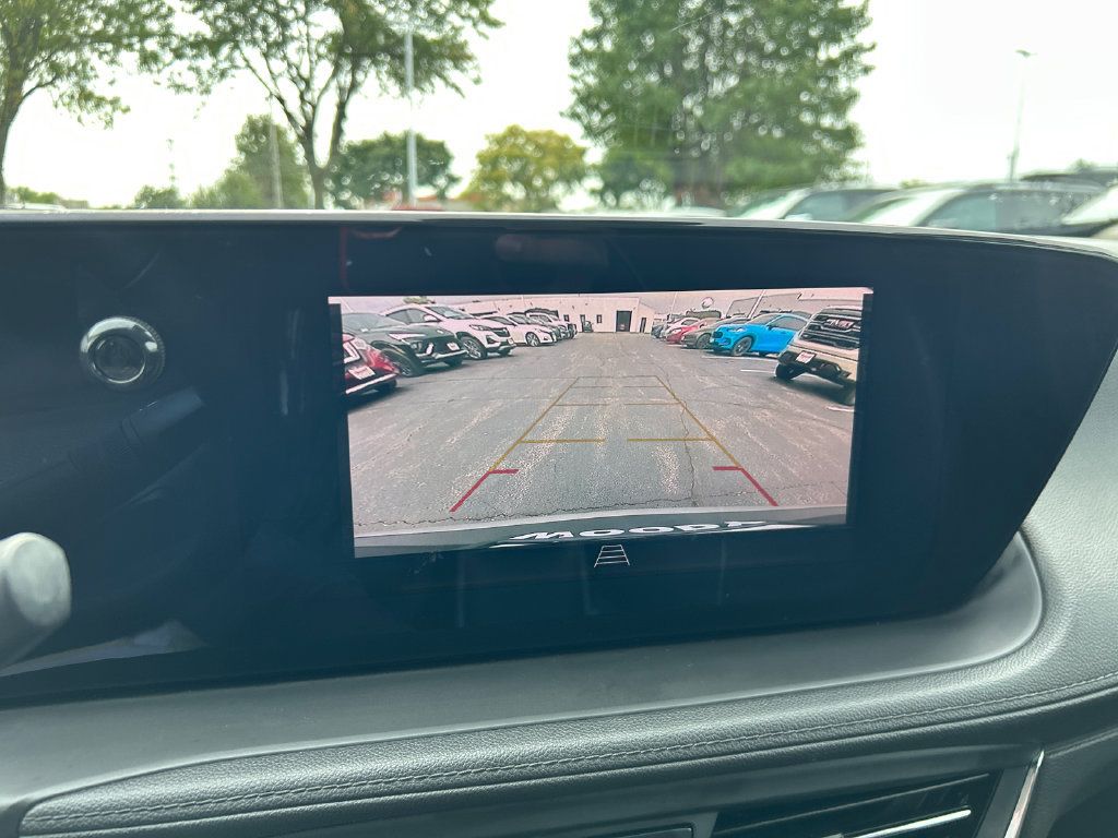 Certified 2024 Buick Encore GX Preferred FWD image 25