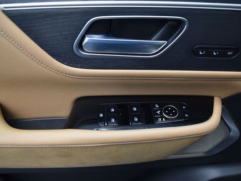 Certified 2025 INFINITI QX80 Sensory image 11