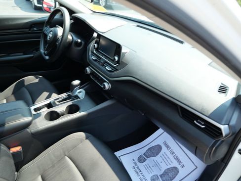 Used 2023 Nissan Altima 2.5 S FWD image 28