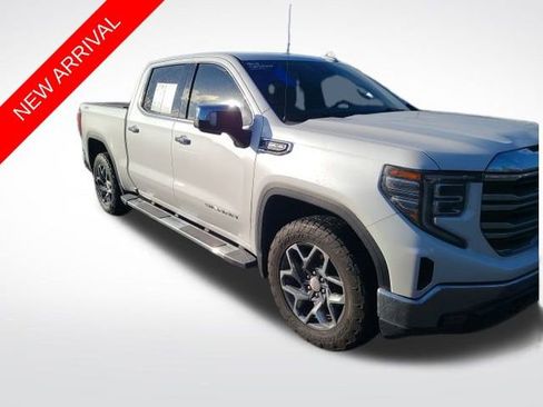 Used 2022 GMC Sierra 1500 SLT w/ SLT Convenience Package image 1