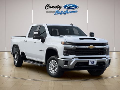 Used 2024 Chevrolet Silverado 2500 LT image 1