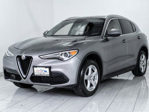 Used 2019 Alfa Romeo Stelvio RWD image 4