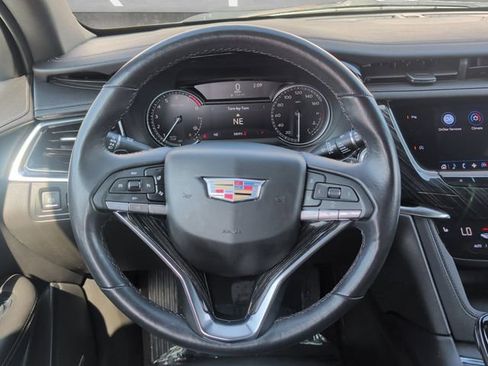 Certified 2022 Cadillac XT6 Premium Luxury image 21