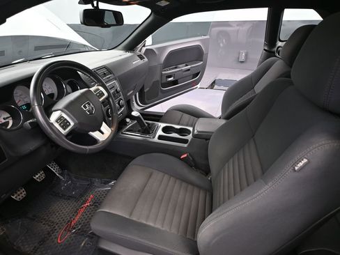 Used 2013 Dodge Challenger R/T image 21