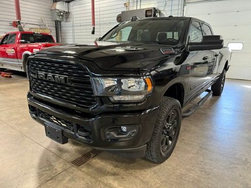 Used 2022 RAM 2500 Big Horn w/ Level C Equiment Group AWD/4WD image 43