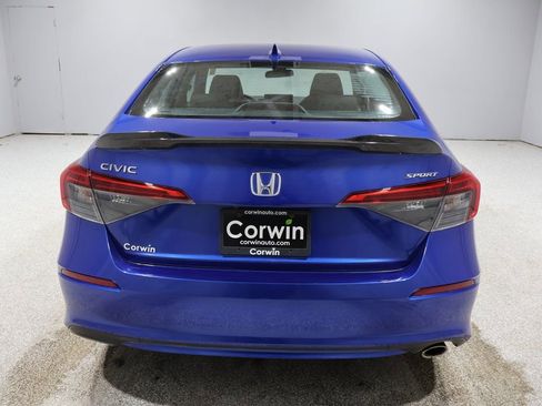 Used 2022 Honda Civic Sport image 3