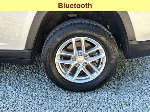 Used 2022 Jeep Grand Cherokee L Laredo w/ Luxury Tech Group I AWD/4WD image 9