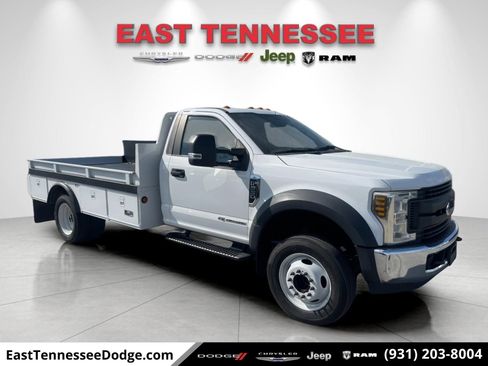 Used 2018 Ford F550 2WD Regular Cab Super Duty image 1