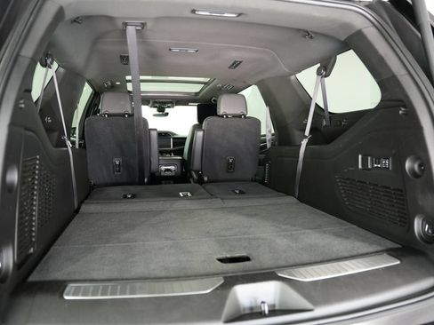 Used 2021 GMC Yukon XL Denali w/ Denali Premium Package AWD/4WD image 39