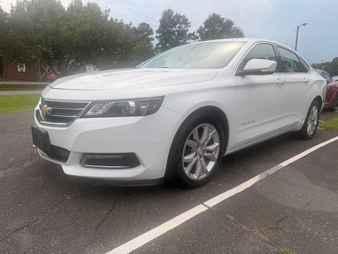 Used 2018 Chevrolet Impala LT FWD image 3