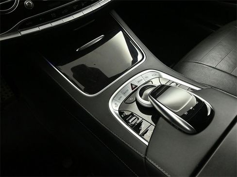Used 2020 Mercedes-Benz S 560 4MATIC Sedan image 41