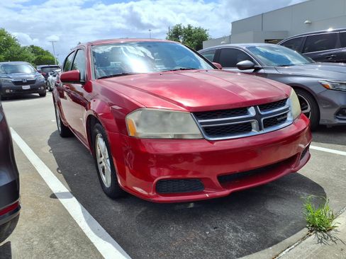 Used 2012 Dodge Avenger SXT FWD image 2