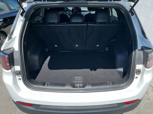 Used 2025 Jeep Compass Latitude image 31