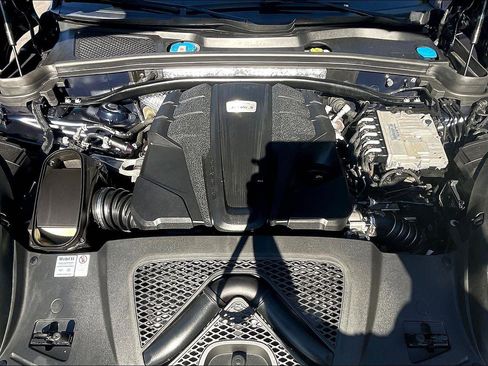 Used 2021 Porsche Macan S image 9