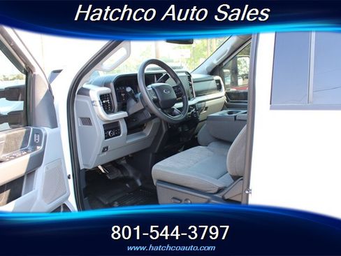 Used 2025 Ford F250 XLT w/ Black Appearance Package AWD/4WD image 13