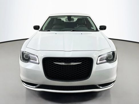Used 2019 Chrysler 300 Touring w/ Sport Appearance Package RWD image 2