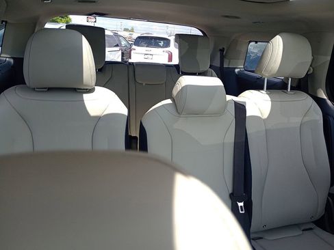 New 2026 Kia Carnival SX w/ SX Dark Edition Package FWD image 8
