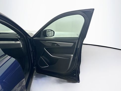 Used 2025 Jaguar F-PACE R-Dynamic S image 35