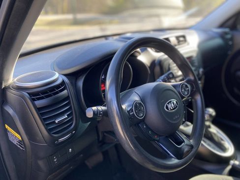 Used 2016 Kia Soul image 12