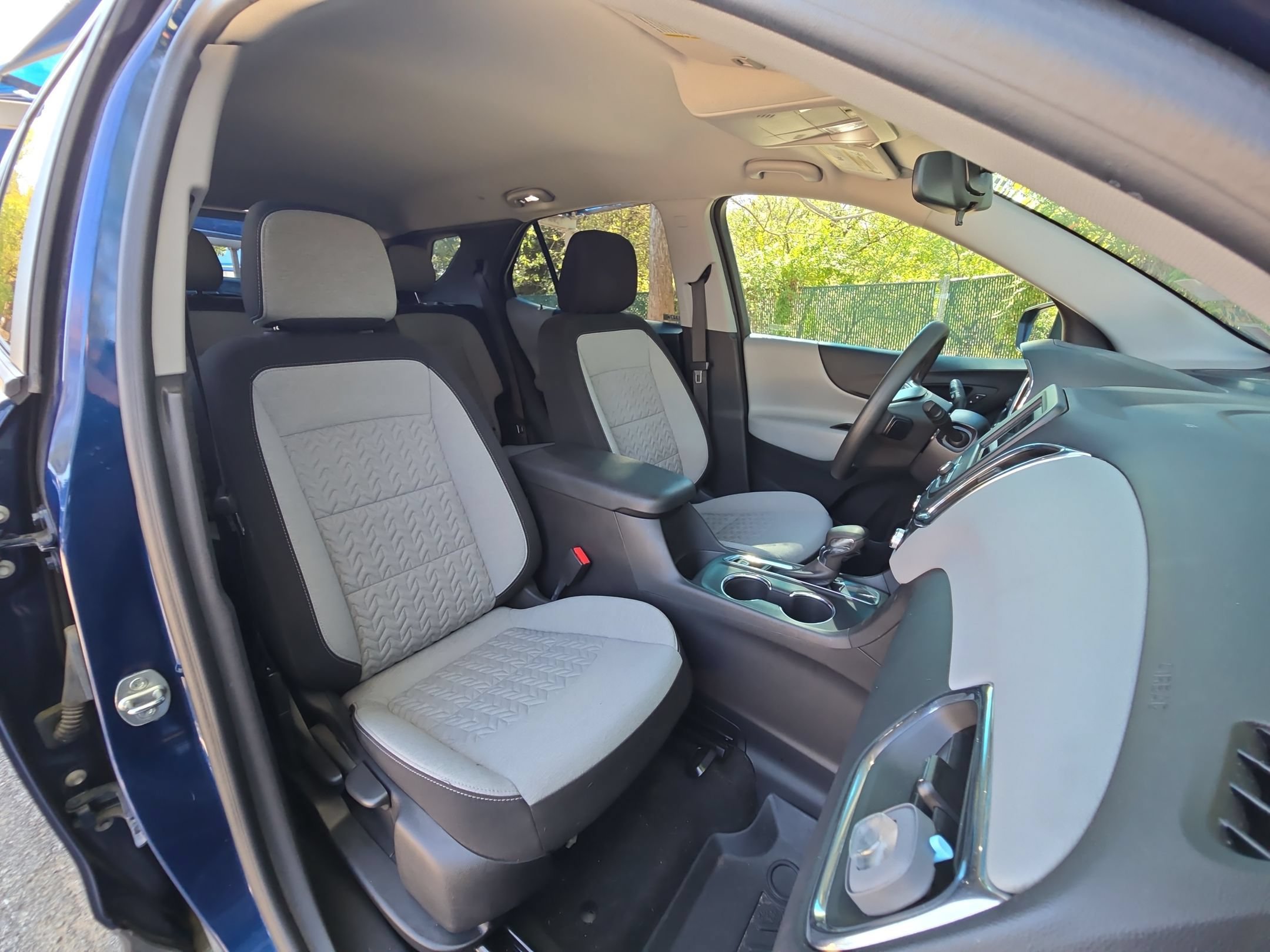 Used 2023 Chevrolet Equinox LS w/ LS Convenience Package FWD image 29