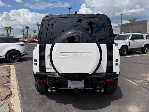 New 2026 Land Rover Defender 90 V8 AWD/4WD image 18