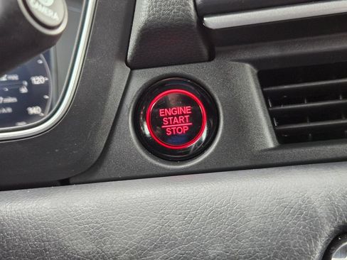 Used 2025 Honda Pilot Black Edition image 21