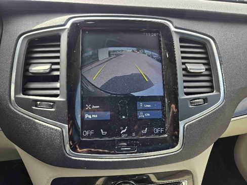 Used 2019 Volvo XC90 T6 Momentum image 18