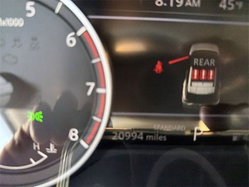 Used 2023 Nissan Rogue SV image 13