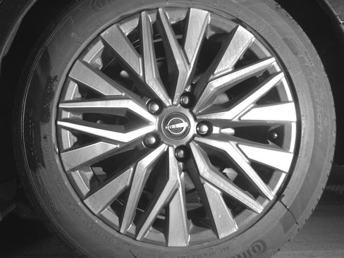 Used 2025 Nissan Altima 2.5 SV image 14