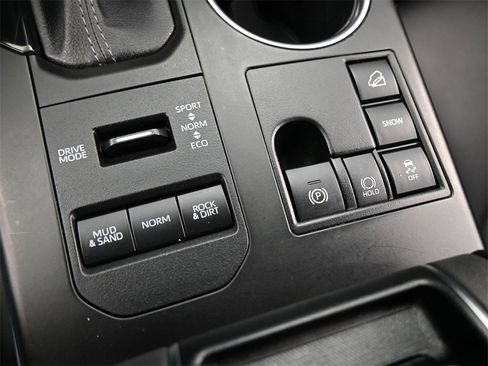 Used 2023 Toyota Highlander XLE image 14