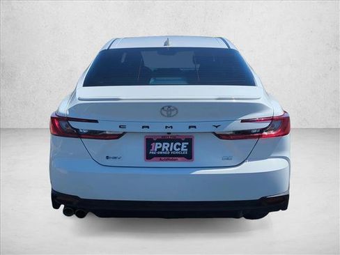 Used 2025 Toyota Camry SE w/ Convenience Package FWD image 7