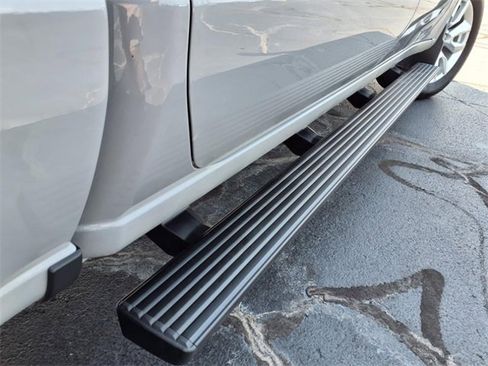 Used 2024 Chevrolet Silverado 1500 Custom image 3