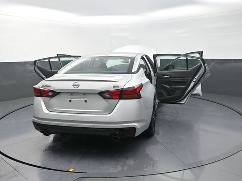 Used 2024 Nissan Altima 2.5 SR FWD image 44