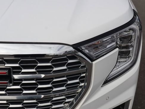 Used 2023 GMC Terrain Denali w/ Denali Premium Package AWD/4WD image 12