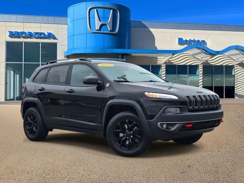 Used 2017 Jeep Cherokee Trailhawk w/ Comfort & Convenience Group AWD/4WD image 1