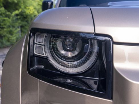 Used 2025 Land Rover Defender 110 AWD/4WD image 11
