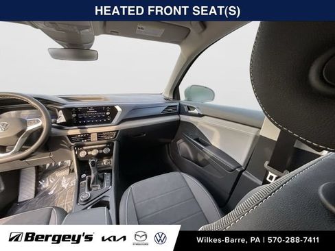Used 2024 Volkswagen Taos SE w/ Black Wheel Plus Package AWD/4WD image 17