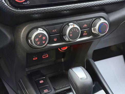 Certified 2023 Nissan Kicks SV image 21