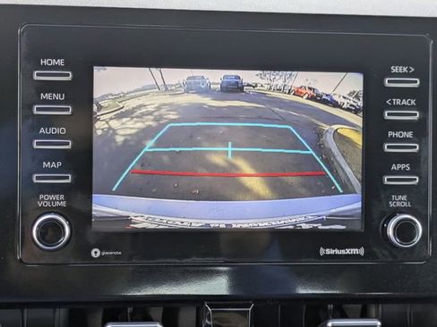 Used 2024 Toyota Camry SE image 18