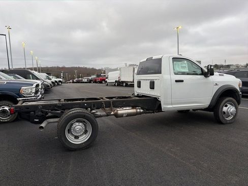 New 2024 RAM 5500 Tradesman image 3