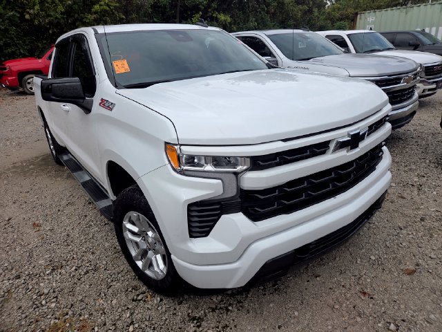 Used 2024 Chevrolet Silverado 1500 RST AWD/4WD image 3